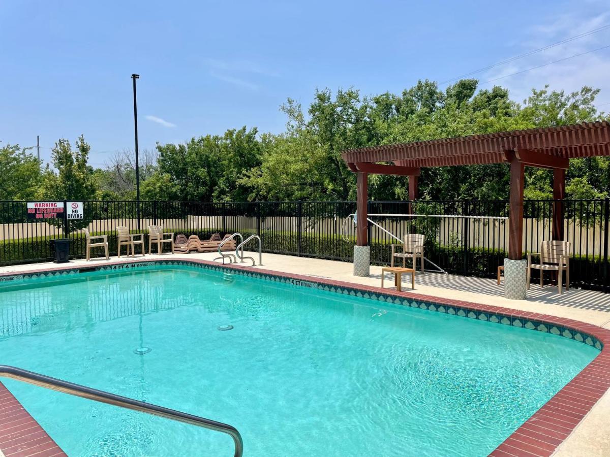 Best Western Roanoke Inn & Suites Exteriör bild
