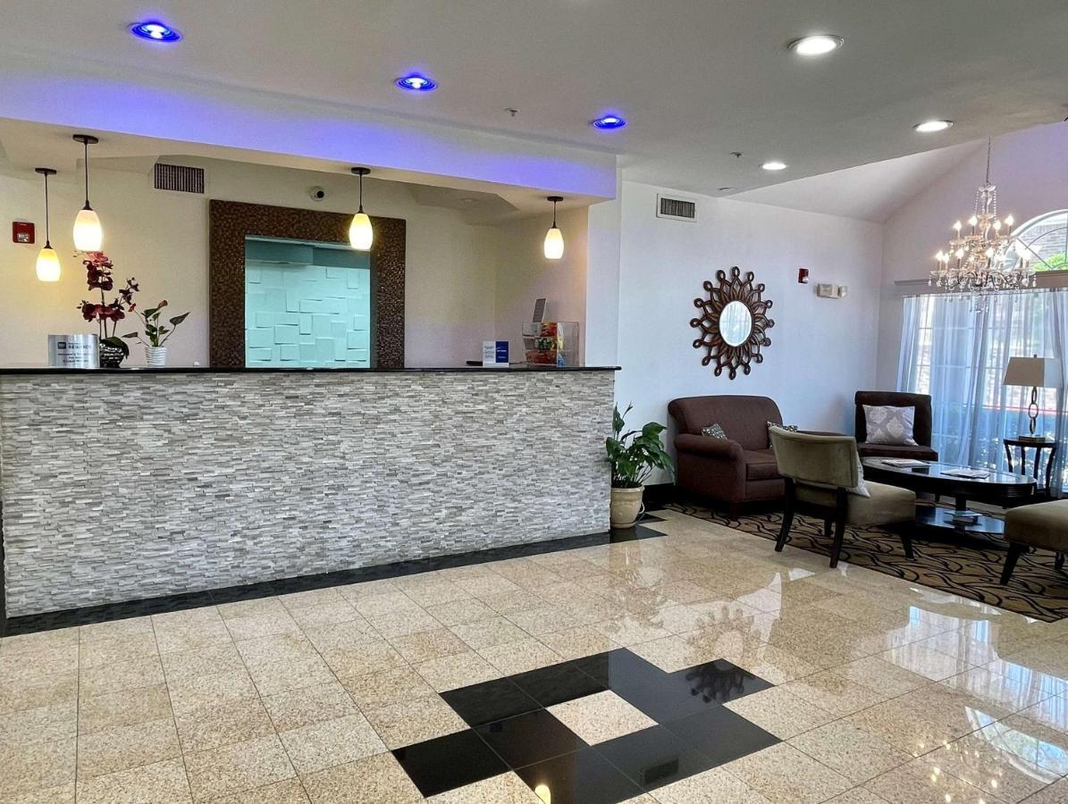 Best Western Roanoke Inn & Suites Exteriör bild
