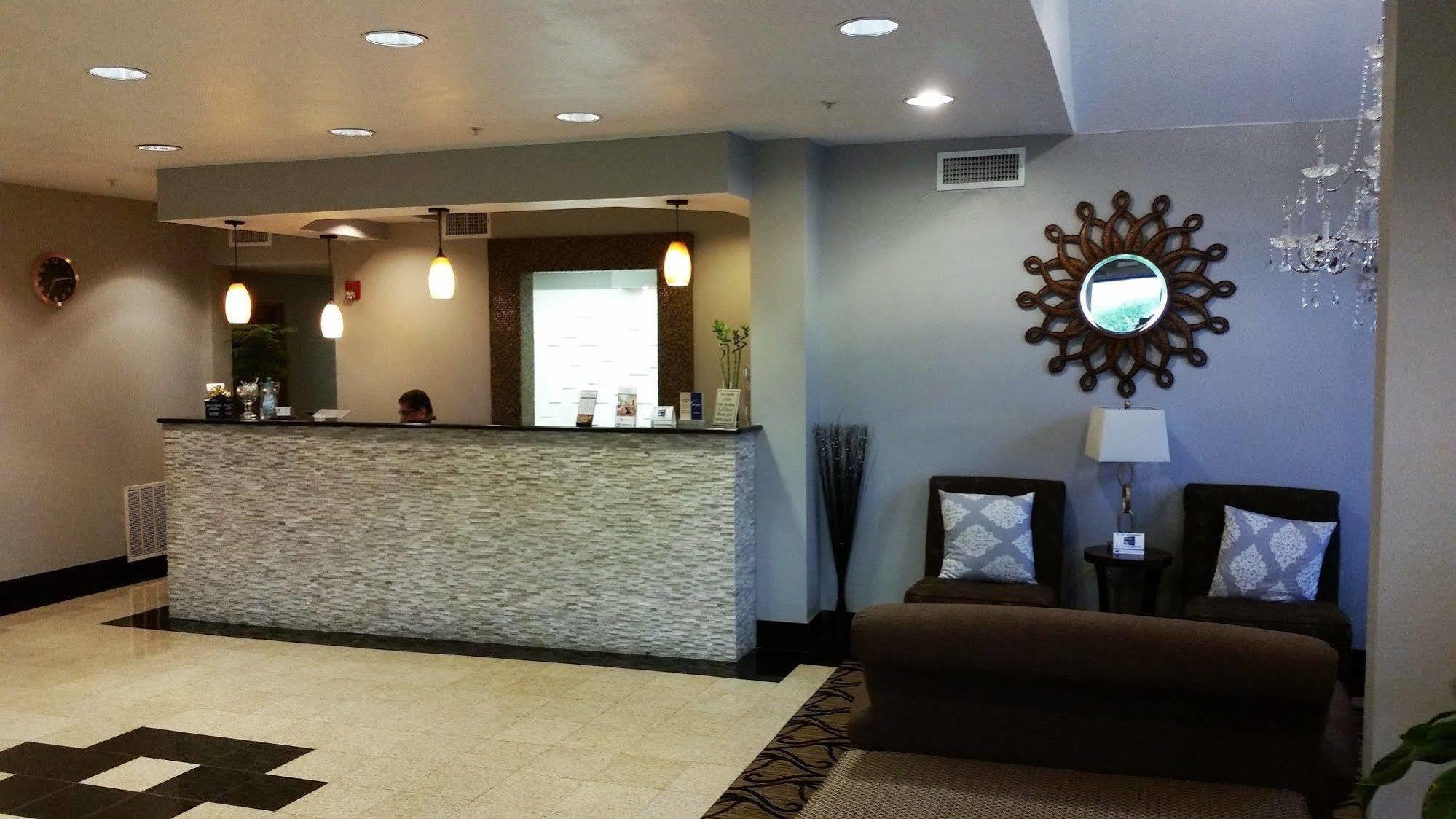 Best Western Roanoke Inn & Suites Exteriör bild