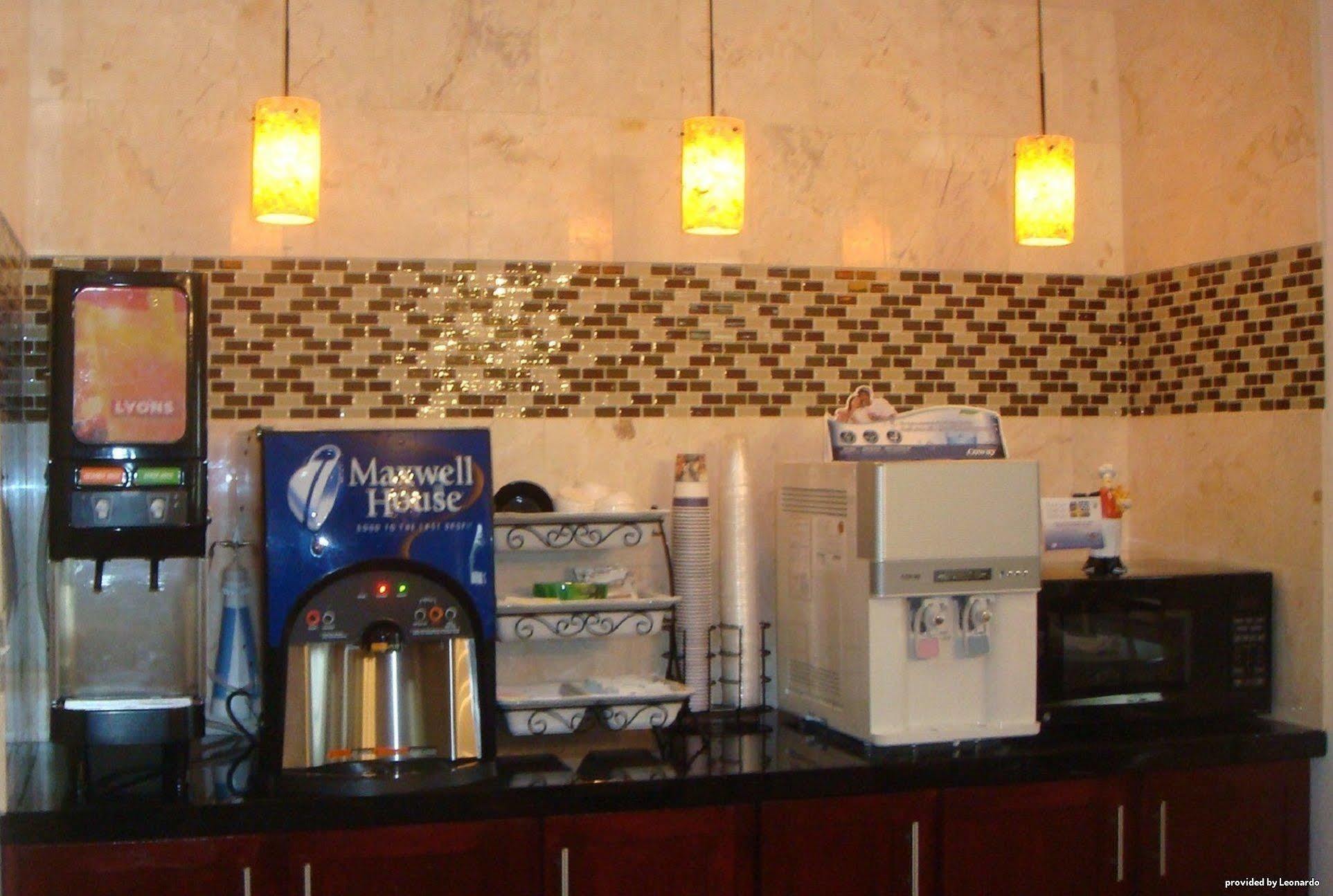 Best Western Roanoke Inn & Suites Exteriör bild