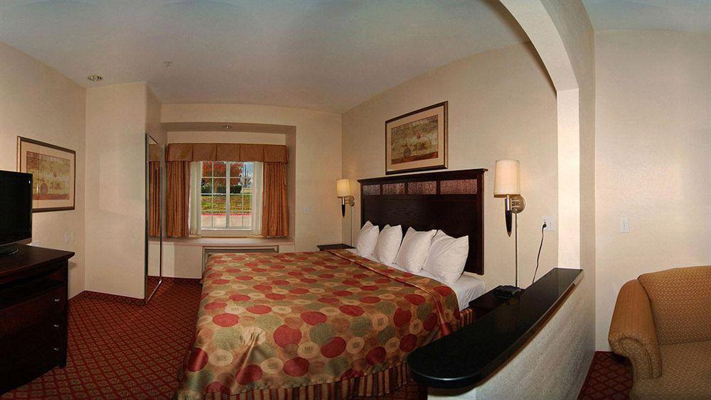 Best Western Roanoke Inn & Suites Exteriör bild